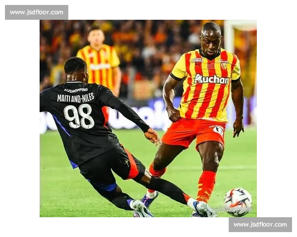 朗斯主场硬碰大巴黎争冠悬念与法甲格局之夜强强对话引爆关键一战